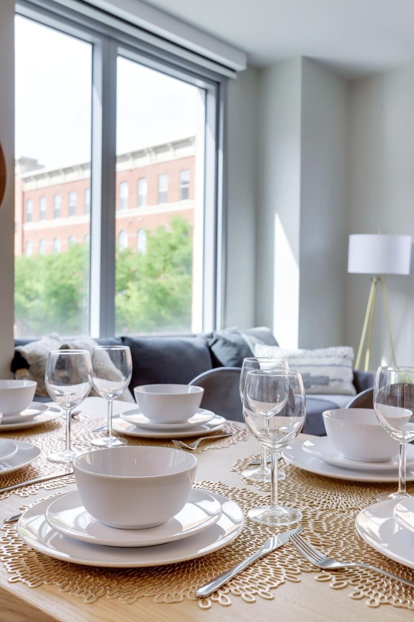 Stylish Condo At Clarendon With Rooftop Views アーリントン エクステリア 写真