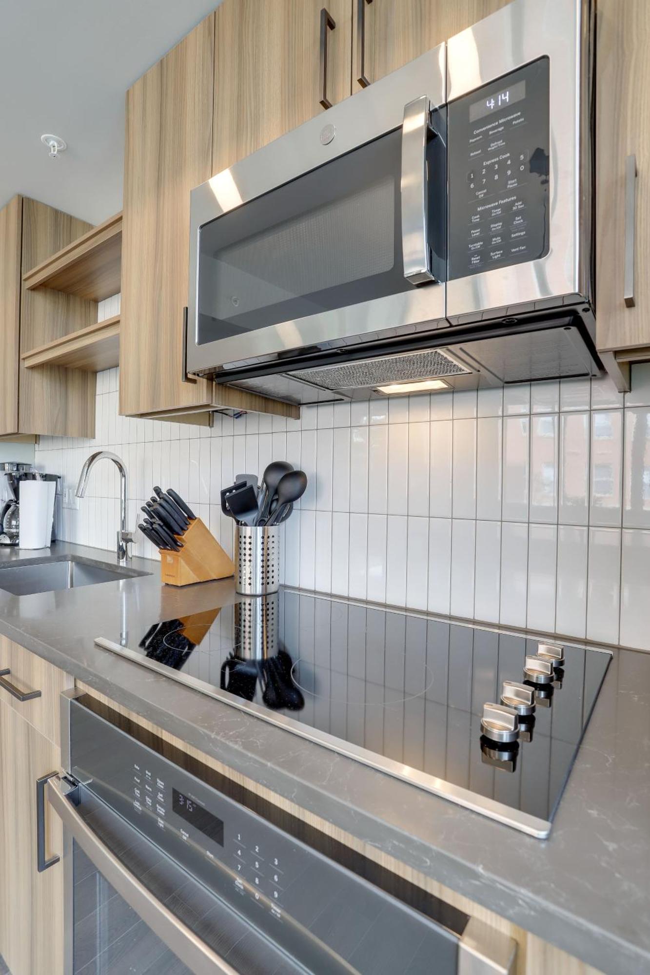 Stylish Condo At Clarendon With Rooftop Views アーリントン エクステリア 写真